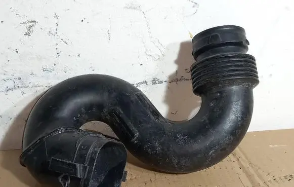 Renault Trafic III (X82) Air intake hose/pipe 165555514R