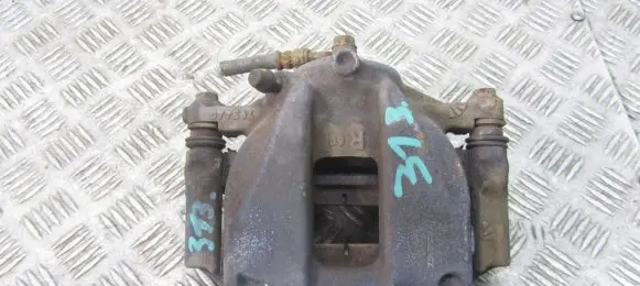 Honda CR-V Front brake caliper