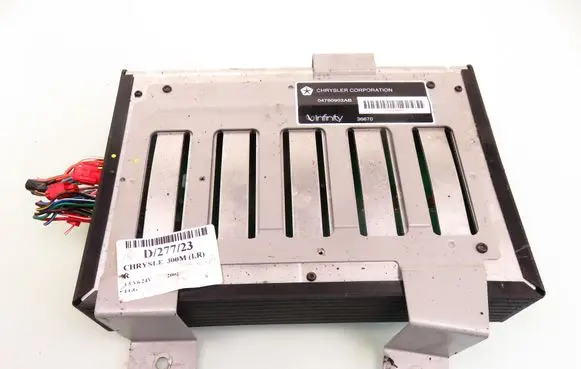 Chrysler 300M Sound amplifier 04760902AB