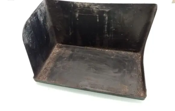 Mitsubishi Pajero Battery box tray 