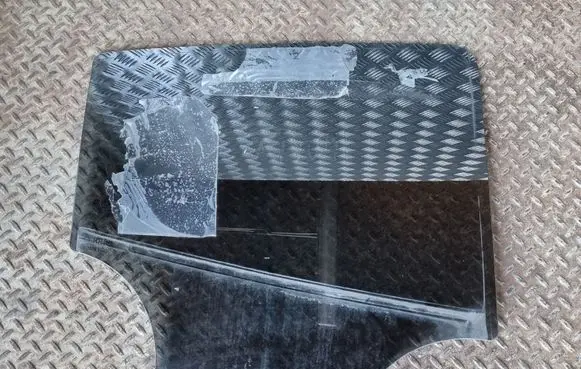 Opel Mokka Rear door window glass 95276488