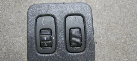 Mitsubishi Pajero Headlight level height control switch MR402645