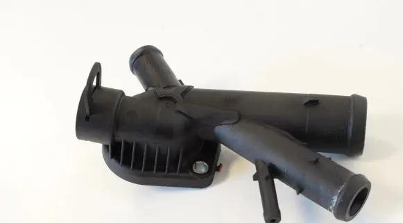 Volkswagen PASSAT B7 Engine coolant pipe/hose 03L121131