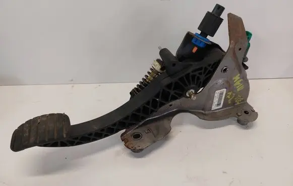 Renault Megane III Clutch pedal 465030034R
