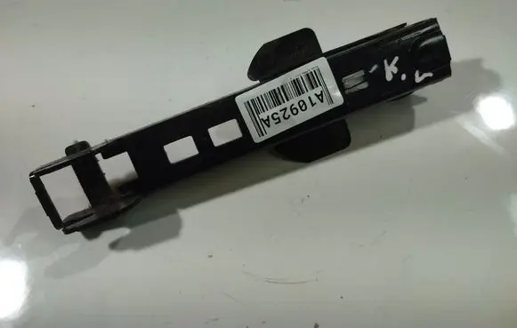 Skoda Superb B6 (3T) Seat belt adjustment rail 560927324