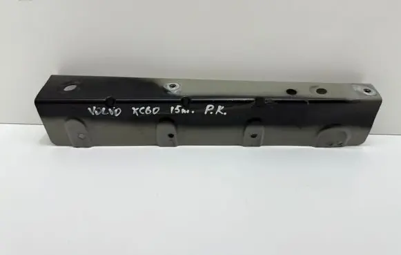Volvo XC60 Fender mounting bracket