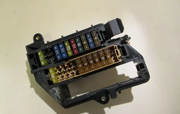 Audi A6 S6 C6 4F Fuse module 4F1971845A