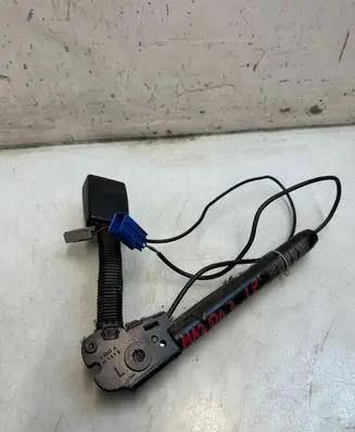 Mazda 3 I Front seatbelt G5547A 051313