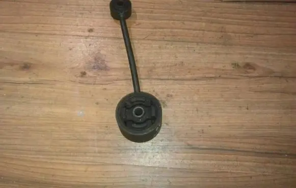 Subaru Legacy Engine mount bracket