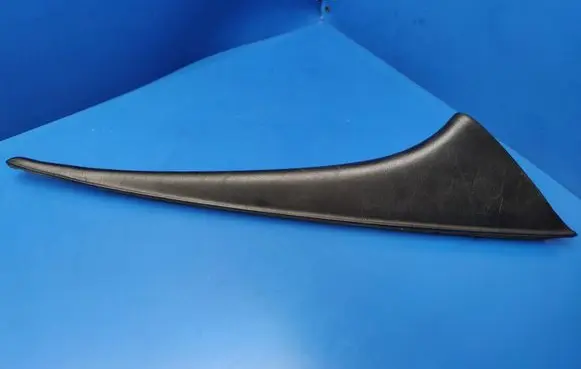 Mercedes-Benz S W126 Rear door glass trim molding