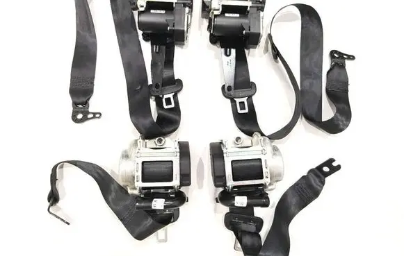 Volkswagen Tiguan Set of seat belts 5NB857705C 5NB857706C 5NA857806D