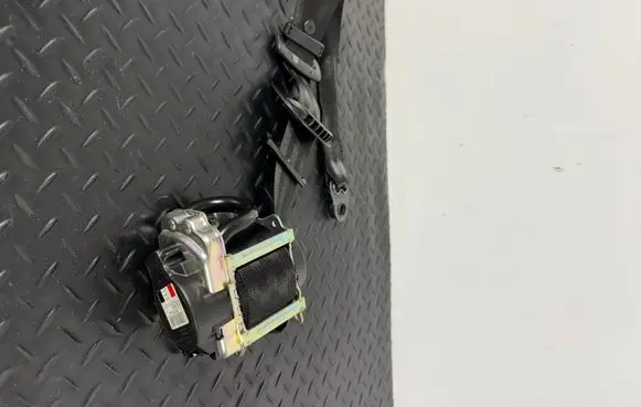 Jaguar XF X260 Front seatbelt 630704300 012R0000