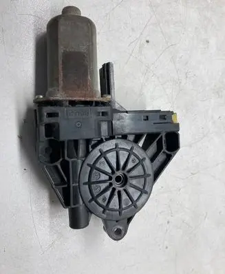 Volvo S60 Front door window regulator motor 977426100
