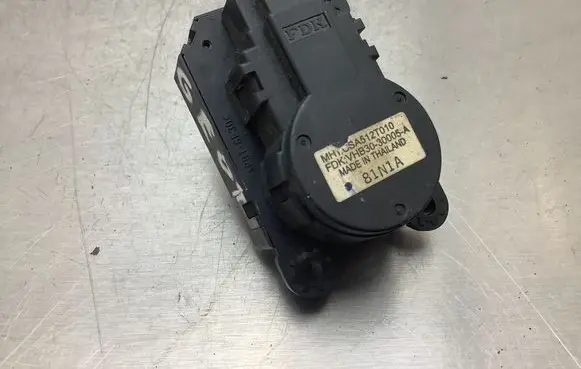 Peugeot 4007 Air flap motor/actuator CSA512T010