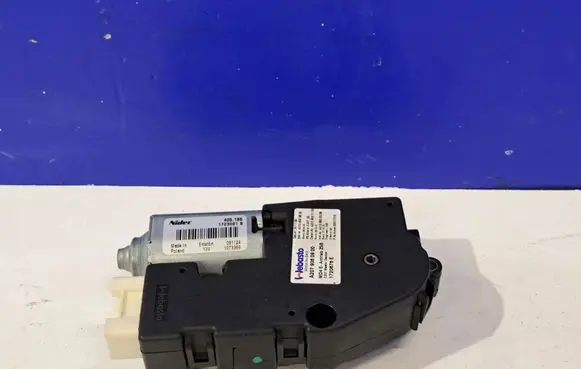Mercedes-Benz E C207 W207 Sunroof motor/actuator A2079060900