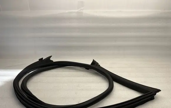 Audi A5 Sportback 8TA Front door rubber seal 8T8831708C