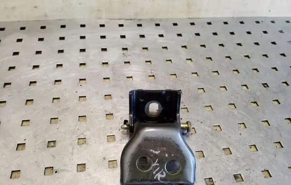 Peugeot 307 Front door upper hinge