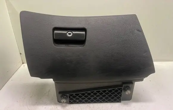 BMW 5 E39 Glove box