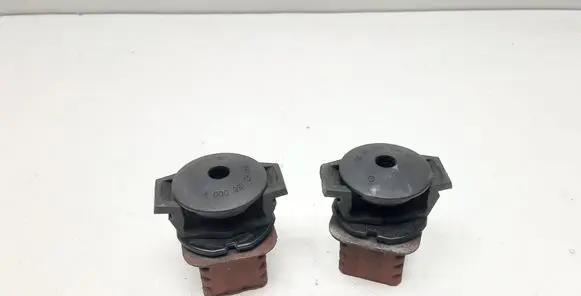 Mercedes-Benz CLS C219 Radiator mount bracket A009912595