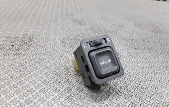Honda CR-V Wing mirror switch