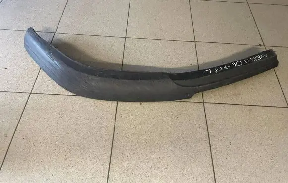 Toyota Avensis T250 Front bumper lip 7685205020