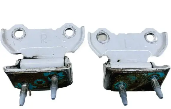 Tailgate/trunk/boot hinge