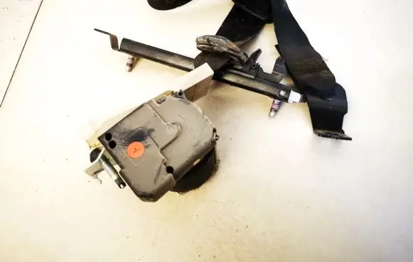 Opel Astra G Front seatbelt 90560635