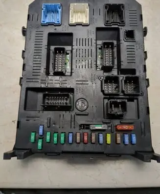 Citroen C4 I Fuse module 9663510280 01160107 BSI2004H02