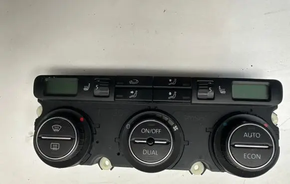 Volkswagen Golf V Climate control unit 74641420
