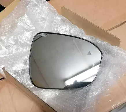 Nissan X-Trail T33 Wing mirror glass 963656RC5A