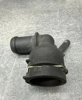 Volkswagen Touran I Engine coolant pipe/hose 1K0122291