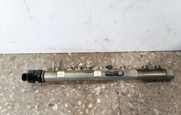 BMW 7 E65 E66 Fuel main line pipe 779249204 0281002738
