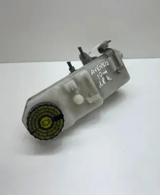 Toyota Avensis T270 Master brake cylinder 0204Y24692