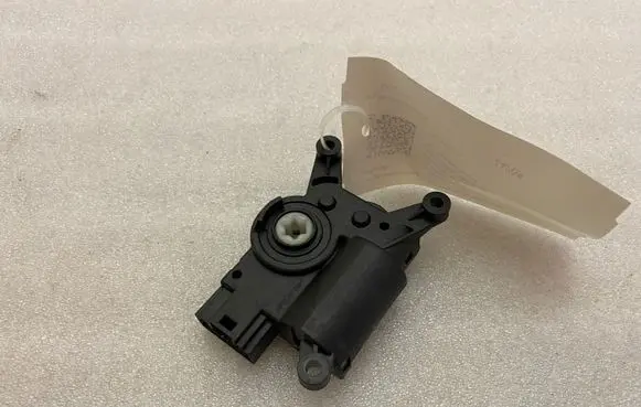 Maserati Levante Air flap motor/actuator MR1138004211