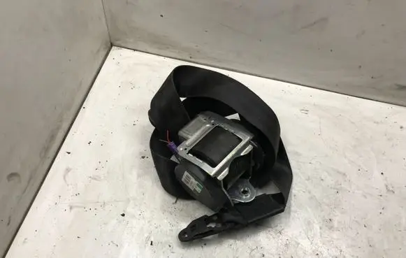 Audi A6 S6 C6 4F Front seatbelt 560788601