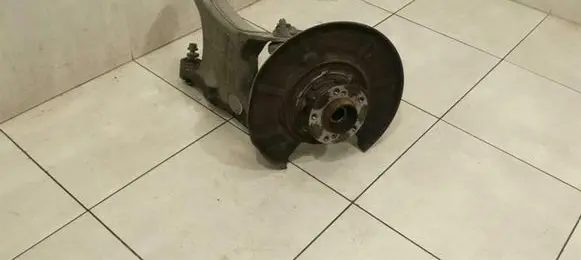 BMW 6 E63 E64 Rear wheel hub 6775079