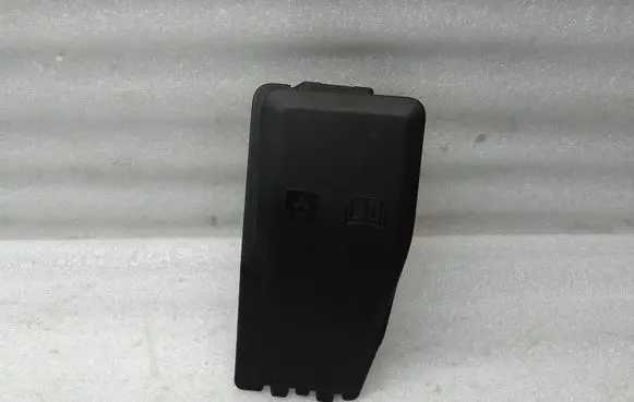 Volvo V40 Cross country Fuse box cover 30644652 K067R 6G9T14A076