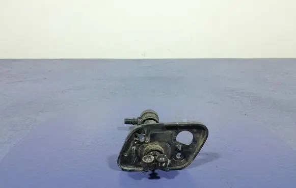 Audi Q7 4L Windshield washer spray nozzle 4M0955101A