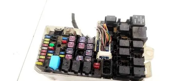 Mazda 5 Fuse box set V23134J59X431