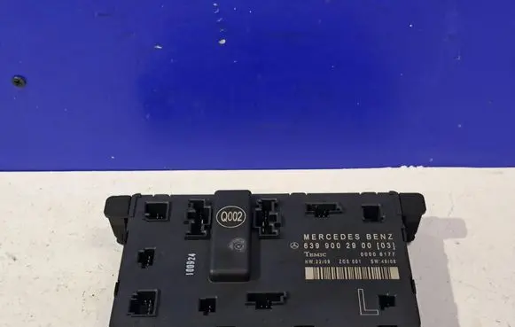 Mercedes-Benz Vito Viano W639 Door control unit/module 6399002900
