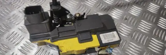 Volvo V70 Rear door lock 8626967