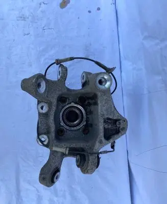 BMW 5 G30 G31 Rear wheel hub 6866338