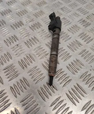Volvo S80 Fuel injector 31303238