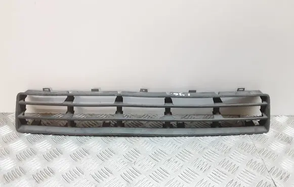 Volkswagen Golf IV Front bumper lower grill 1J0853677D