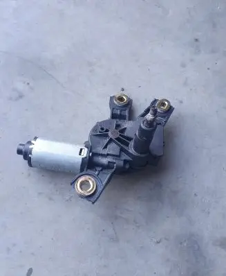 Volkswagen PASSAT B6 Rear window wiper motor 3C9955711