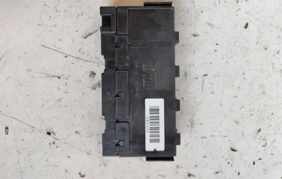Toyota Yaris Fuse box set 8264147020