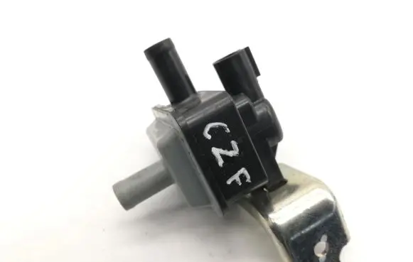 Toyota Yaris XP210 Turbo solenoid valve 90910TC005