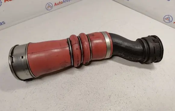 BMW 5 F10 F11 Intercooler hose/pipe 13717583728