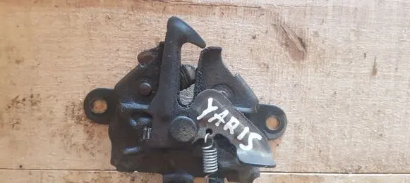 Toyota Yaris Engine bonnet/hood lock/catch
