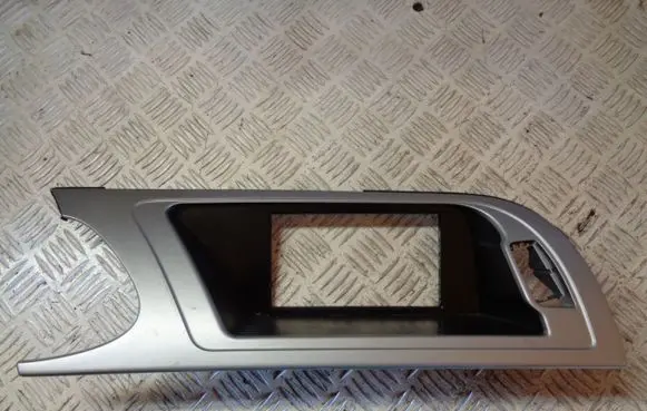 Audi A4 S4 B8 8K Radio/GPS head unit trim 8K1857186D